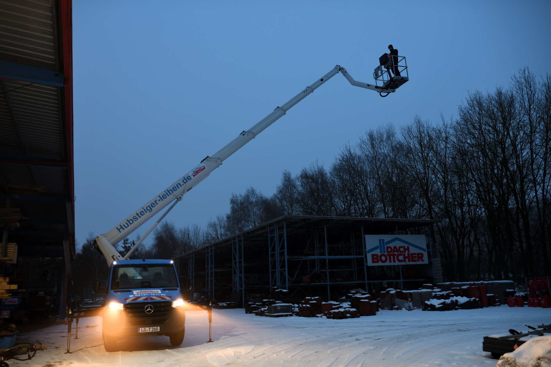 hubsteiger-mieten-TBR260-ruthmann-arbeitsbuehnenvermietung Bühne mieten